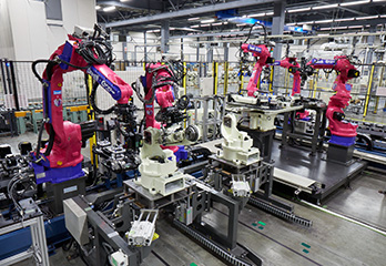 産業用ロボット 製造工程の自動化
